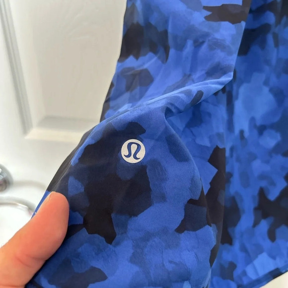 ! Lululemon Women Vent It Out Singlet Sz 4 Clouded Dreams Sprinkler Sapp… - Picture 3 of 3